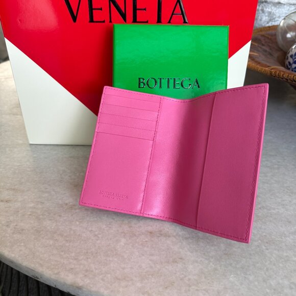 Bottega Veneta BV Pink Large Weave Intrecciato Leather Passport Holder - Picture 2 of 10